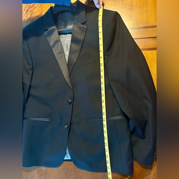 Couture 1910 Tuxedo Jacket and Pants - Picture 9 of 11